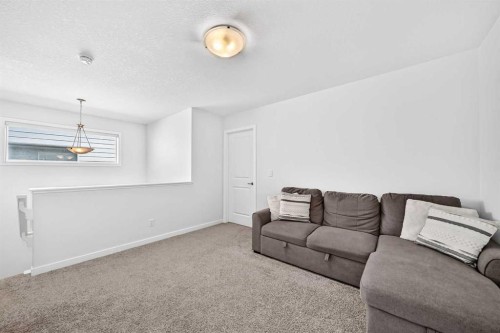 76 Magnolia Grove Se, Calgary, AB 