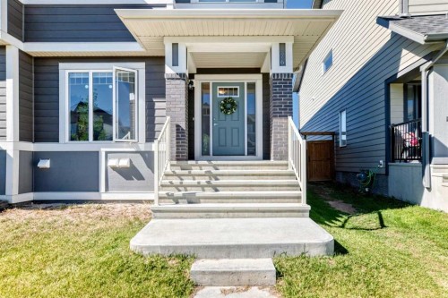 76 Magnolia Grove Se, Calgary, AB 