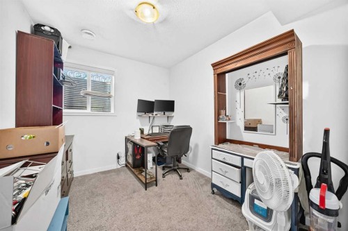 76 Magnolia Grove Se, Calgary, AB 