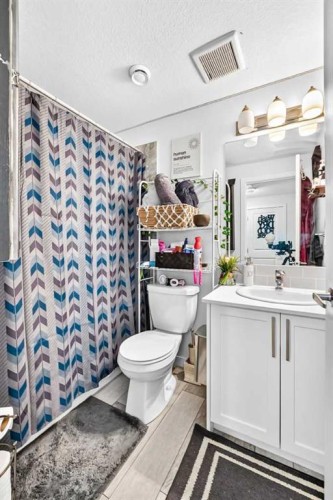 76 Magnolia Grove Se, Calgary, AB 