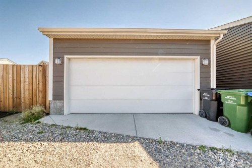 76 Magnolia Grove Se, Calgary, AB 