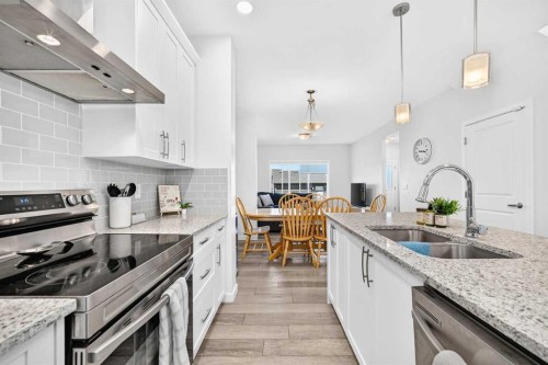 76 Magnolia Grove Se, Calgary, AB 