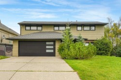 2404 Sovereign Crescent SW Calgary, AB T3C 3M2