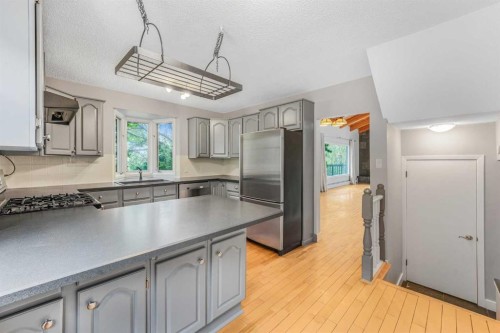 2404 Sovereign Crescent Sw, Calgary, AB 