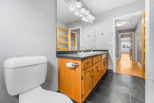 2404 Sovereign Crescent Sw, Calgary, AB 