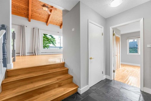 2404 Sovereign Crescent Sw, Calgary, AB 