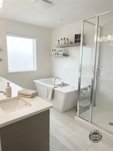 320 Copperhead Way Se, Calgary, AB 