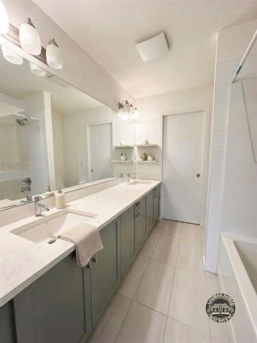 320 Copperhead Way Se, Calgary, AB 