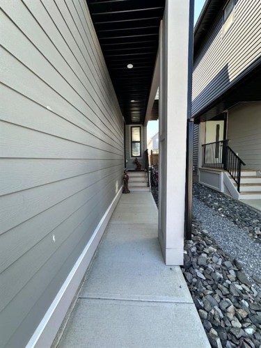 320 Copperhead Way Se, Calgary, AB 