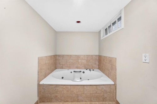 466 22 Avenue Nw, Calgary, AB 
