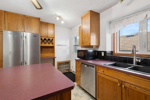 1312 48 Avenue Nw, Calgary, AB 