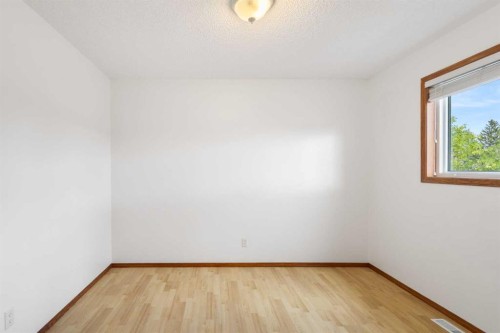 1312 48 Avenue Nw, Calgary, AB 