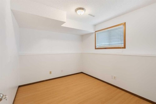 1312 48 Avenue Nw, Calgary, AB 
