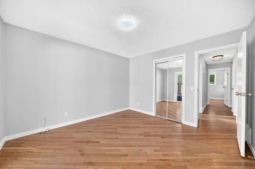 16 Dovely Way Se, Calgary, AB 