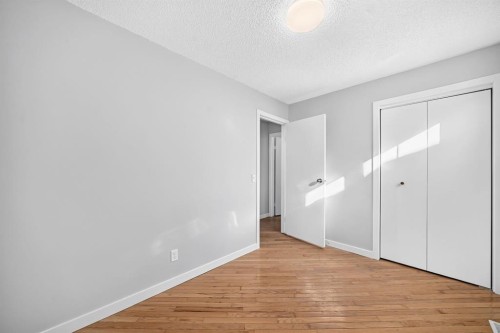 16 Dovely Way Se, Calgary, AB 