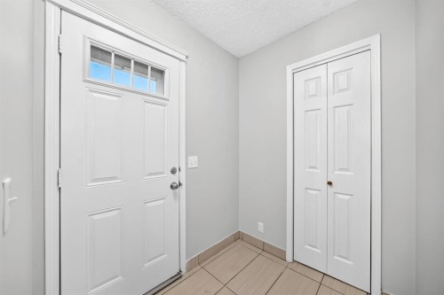 16 Dovely Way Se, Calgary, AB 