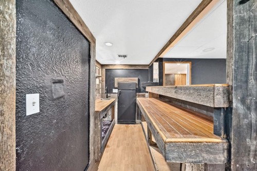 16 Dovely Way Se, Calgary, AB 
