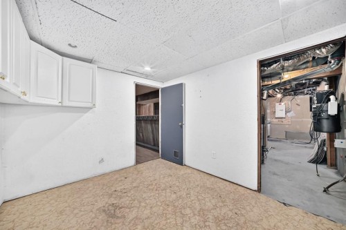 16 Dovely Way Se, Calgary, AB 