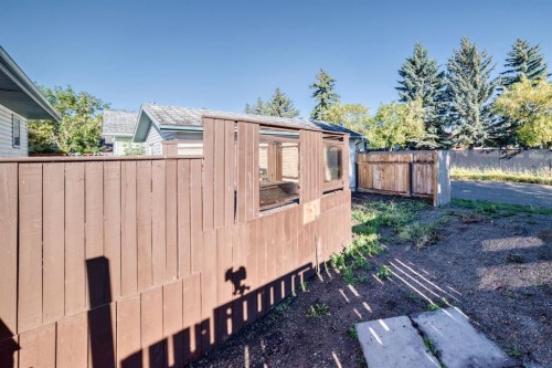 16 Dovely Way Se, Calgary, AB 