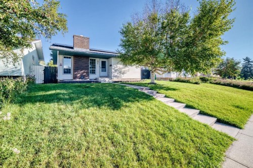 16 Dovely Way Se, Calgary, AB 