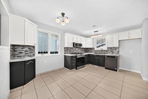 16 Dovely Way Se, Calgary, AB 