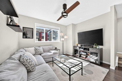 638 Copperpond Boulevard Se, Calgary, AB 