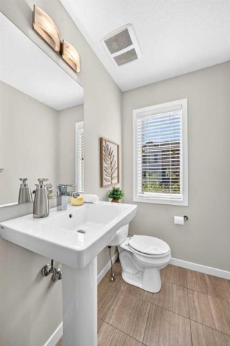 638 Copperpond Boulevard Se, Calgary, AB 