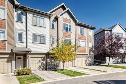 638 Copperpond Boulevard Se, Calgary, AB 