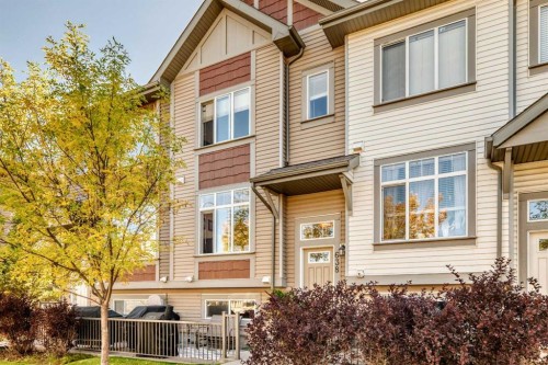 638 Copperpond Boulevard Se, Calgary, AB 