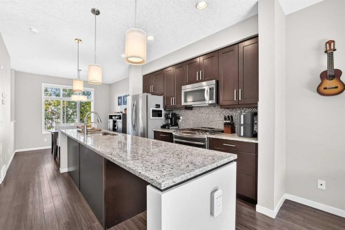638 Copperpond Boulevard Se, Calgary, AB 