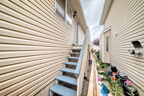 117 Bridleglen Manor Sw, Calgary, AB 