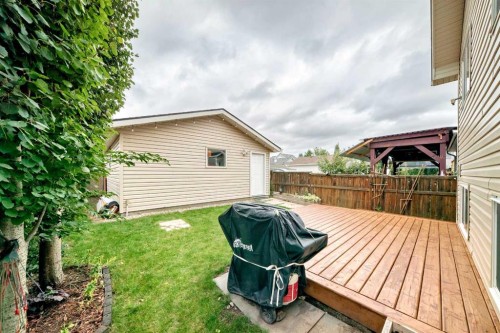 117 Bridleglen Manor Sw, Calgary, AB 