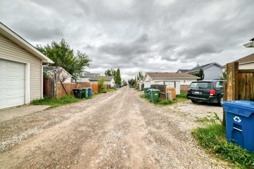 117 Bridleglen Manor Sw, Calgary, AB 