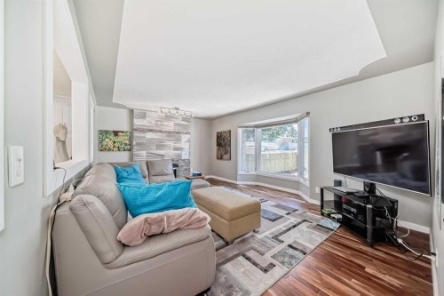29 Chisholm Crescent Nw, Calgary, AB 