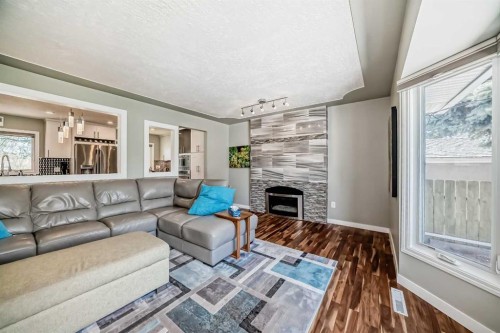 29 Chisholm Crescent Nw, Calgary, AB 
