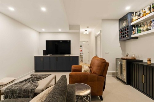 2023 31 Avenue Sw, Calgary, AB 