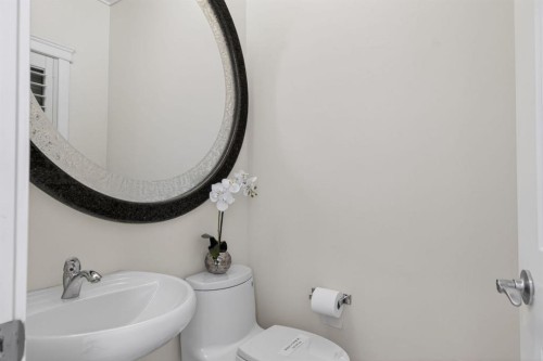24 Ypres Mews Sw, Calgary, AB 