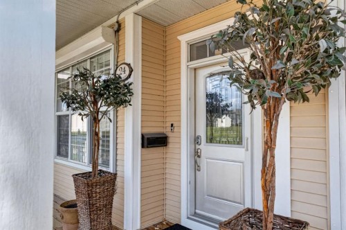 24 Ypres Mews Sw, Calgary, AB 