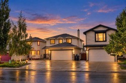 7198 Laguna Way NE Calgary, AB T1Y 7B4