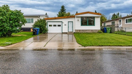 24 Spring Haven Close Se, Airdrie, AB 