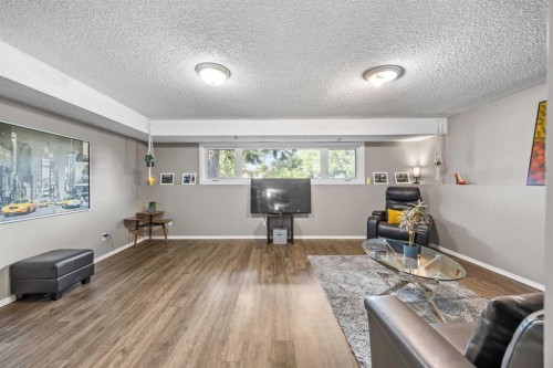 219 26 Avenue Ne, Calgary, AB 