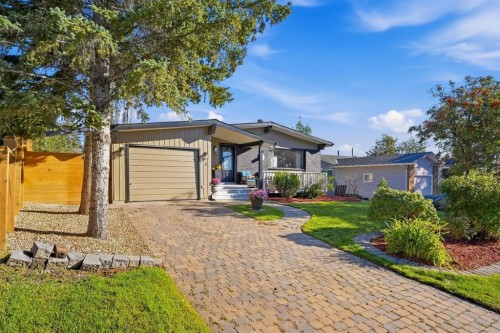 5 Lake Huron Bay Se, Calgary, AB 