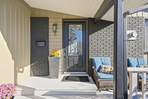 5 Lake Huron Bay Se, Calgary, AB 