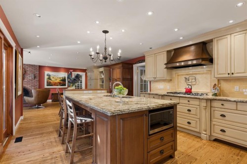 636 Wilderness Drive Se, Calgary, AB 