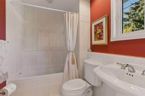 636 Wilderness Drive Se, Calgary, AB 