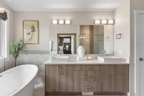 809 20A Avenue Ne, Calgary, AB 