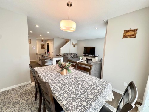10 Earl Close, Red Deer, AB 