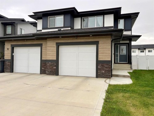10 Earl Close, Red Deer, AB 