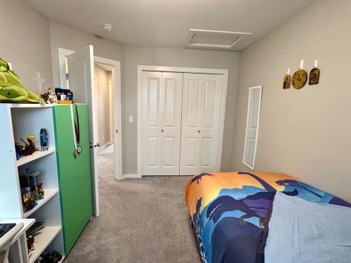 10 Earl Close, Red Deer, AB 