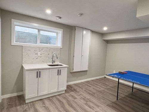 10 Earl Close, Red Deer, AB 